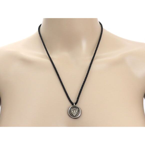 Gucci Sterling Silver Woven Black Leather Crest Tag Pendant Necklace - Picture 2 of 8